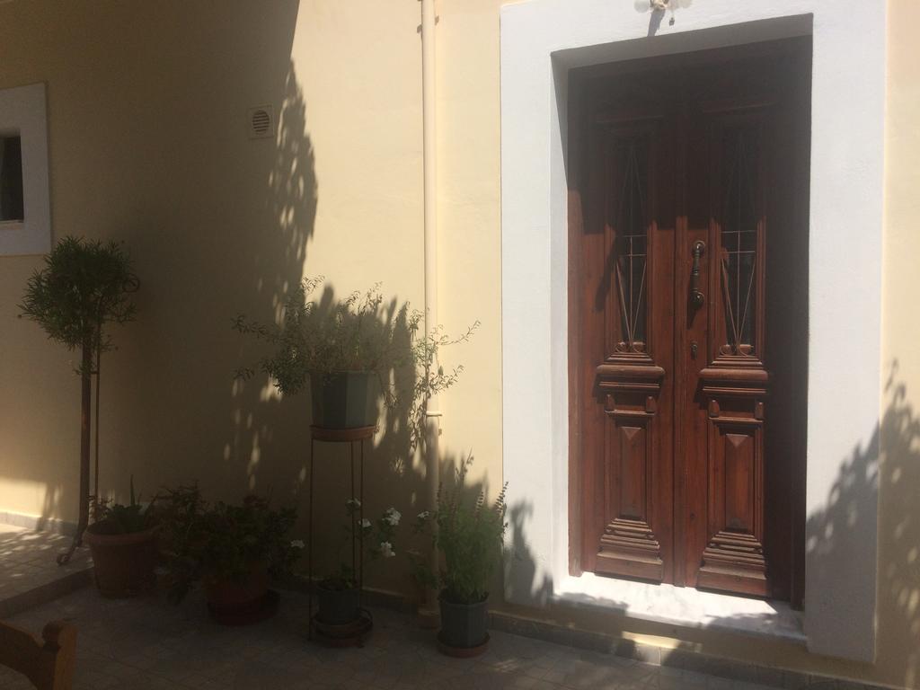 Nikos And Eva Studios Сими Экстерьер фото