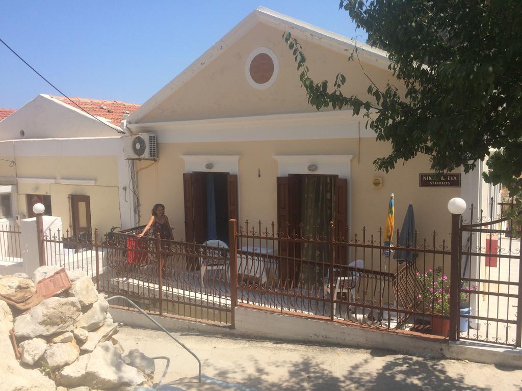 Nikos And Eva Studios Сими Экстерьер фото