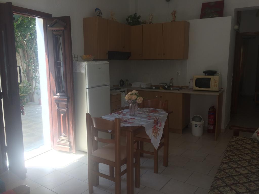 Nikos And Eva Studios Сими Экстерьер фото